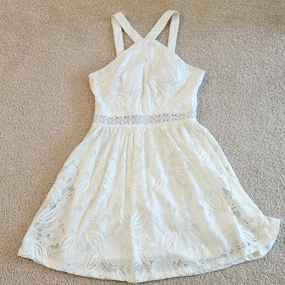 Francesca's criss cross necked white dress - Picture 1 of 7
